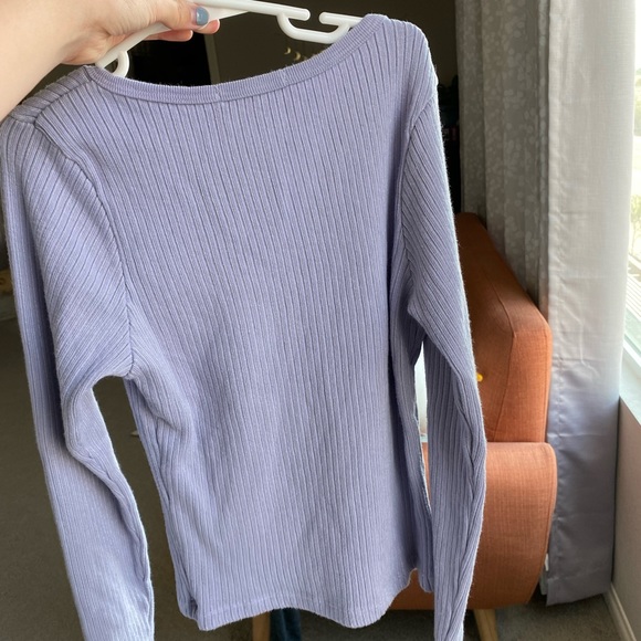 • Brandy Melville • Light Purple Zelly Long Sleeve - Picture 3 of 3